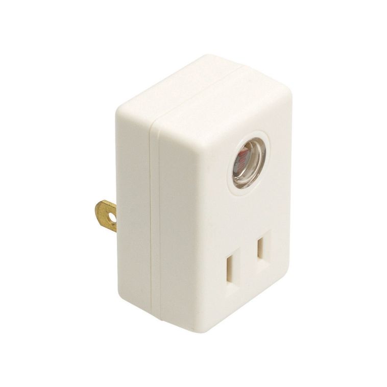 Amertac Photocell Plug In Light Control 300W